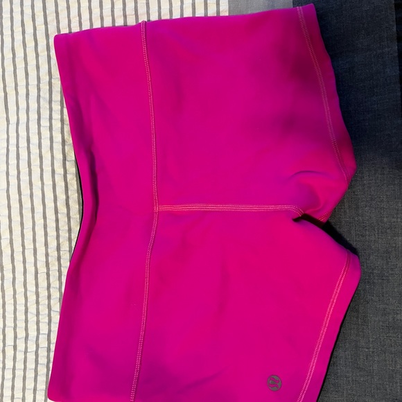 Lululemon short spandex shorts reversible - Picture 3 of 3